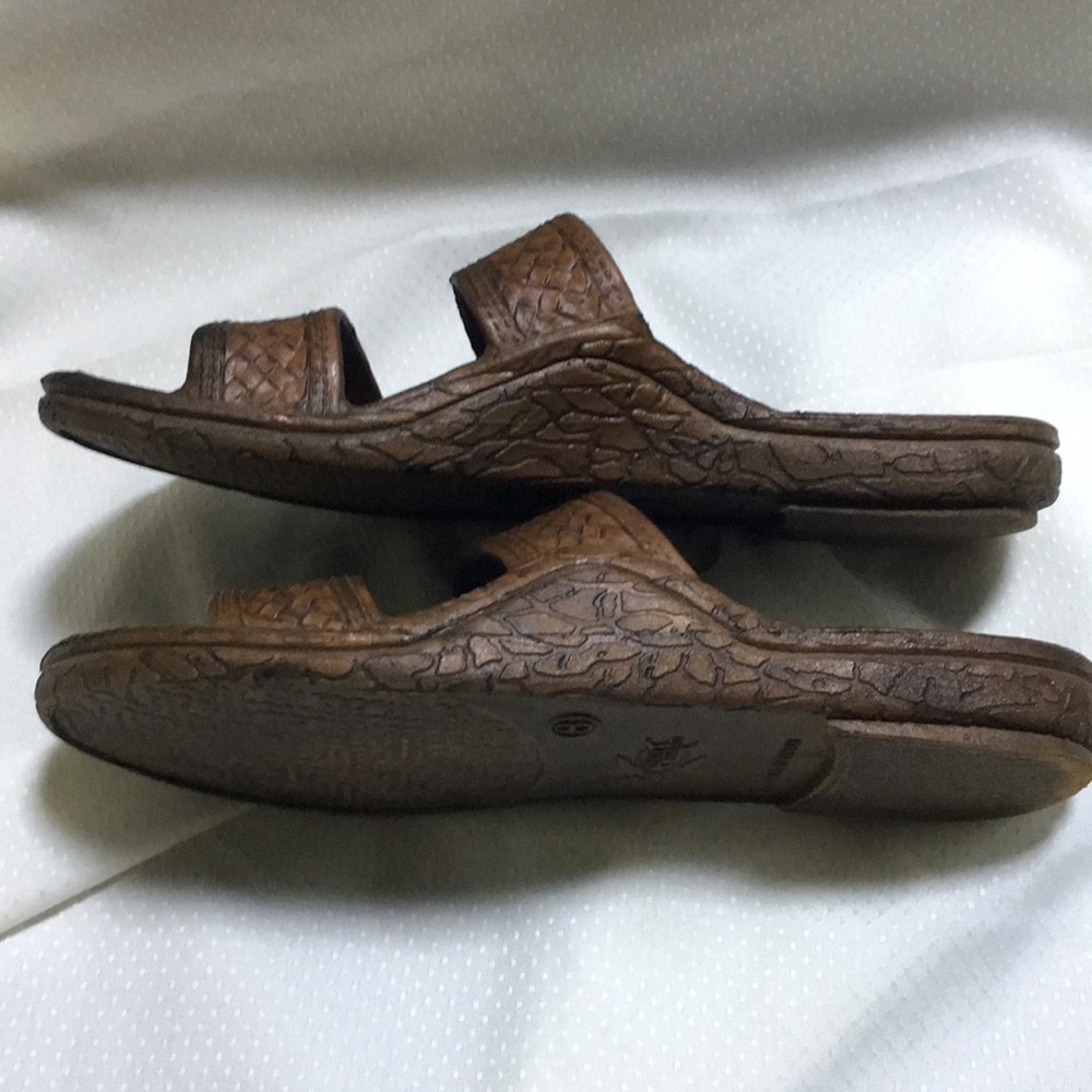 Sandals - Picture 2 of 4